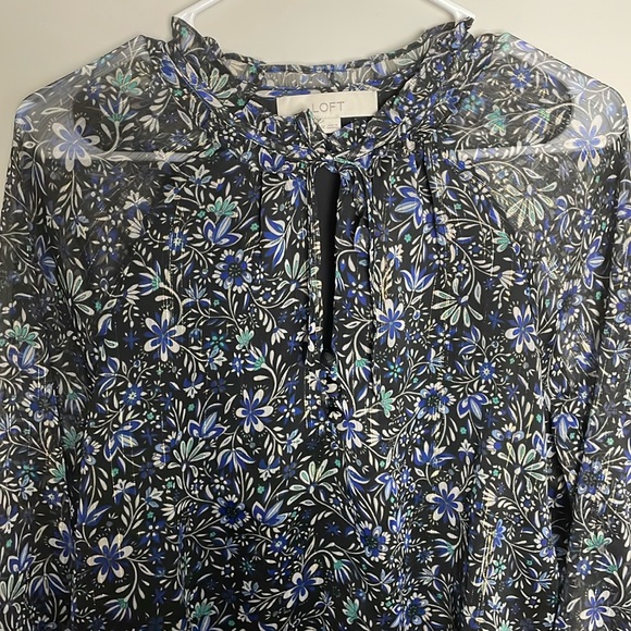 Loft Black-Blue-Green-Gray Flower Print Lined Sheer Long Sleeve Tunic- Medium - Picture 3 of 16